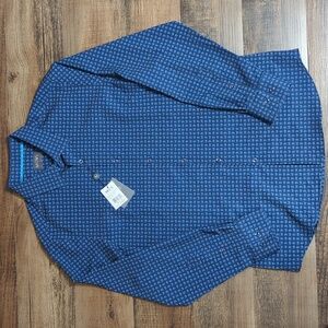 Move Performance Apparel by Quieti Dress Shirt Size Medium in Blue Paisley